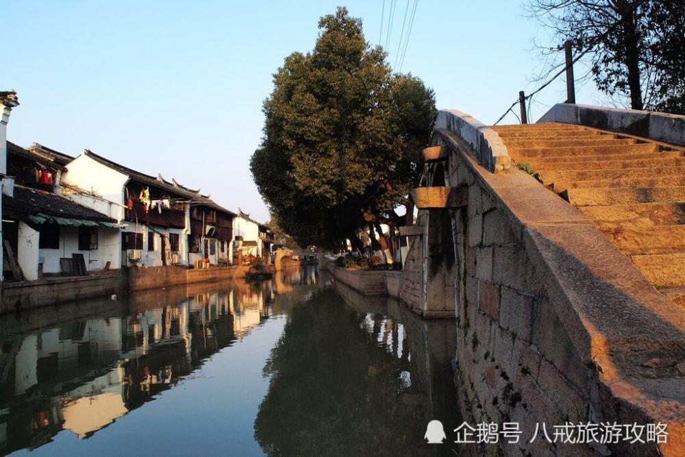 晚上睡觉梦见被狗咬了，这预兆是好还是坏。？游戏画面